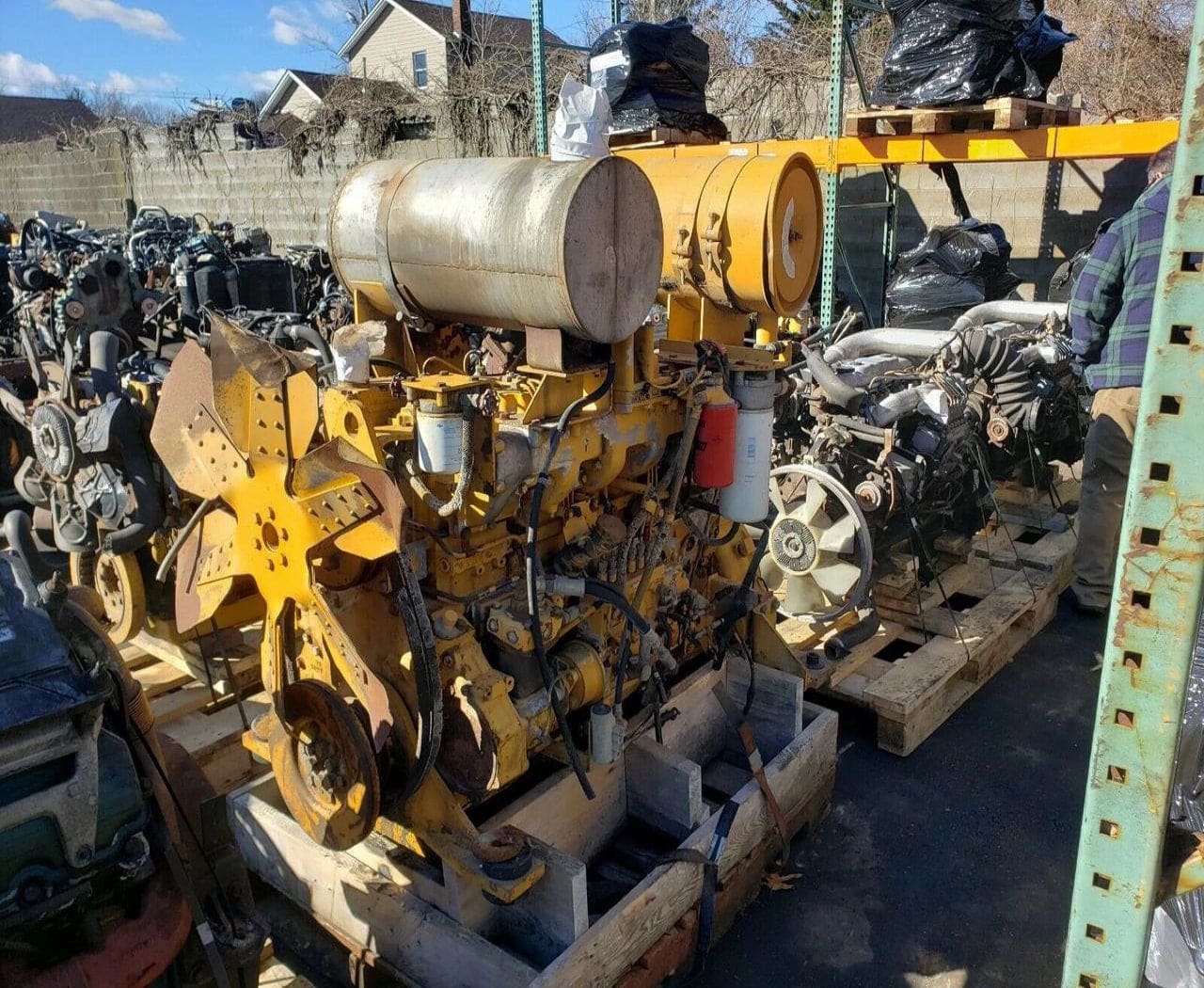 1895356783_motor-dvigatel-komatsu.jpg 1895356783 motor dvigatel komatsu